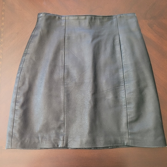 Wilsons Leather | Black Leather Midi Skirt - Picture 2 of 13